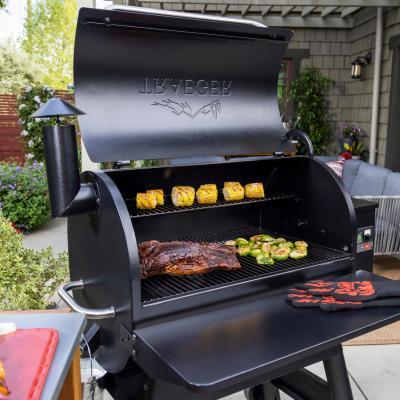 Traeger Pro 780 Wifi Pellet Grill and Smoker.