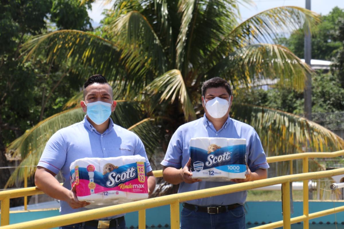 Kimberly-Clark cut its water usage by 68 percent since 2015 at its facility in Sitio del Niño, El Salvador, and water savings at this facility are enough to fill more than 500 Olympic-size swimming pools.
